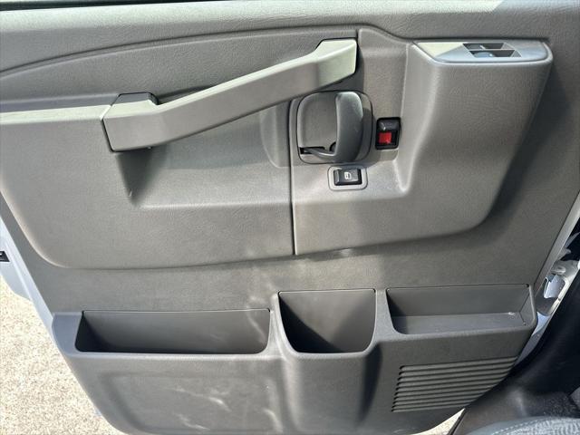 2025 Chevrolet Express Cutaway Work Van