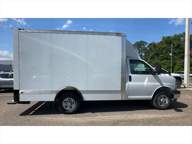2025 Chevrolet Express Cutaway Work Van