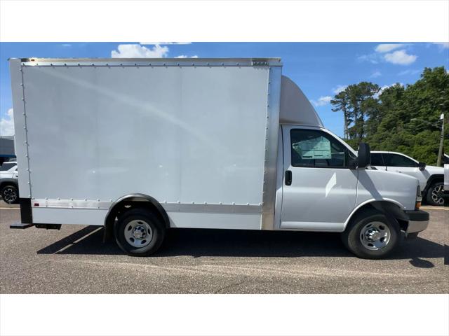 2025 Chevrolet Express Cutaway Work Van