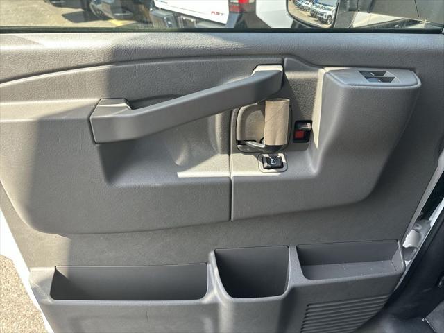 2025 Chevrolet Express Cutaway Work Van