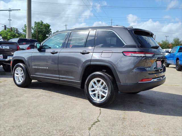2025 Jeep Grand Cherokee GRAND CHEROKEE LAREDO X 4X4
