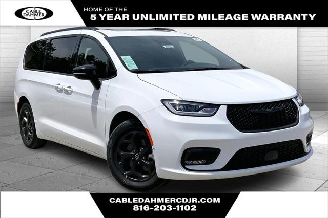 2025 Chrysler Pacifica Hybrid PACIFICA PLUG-IN HYBRID S APPEARANCE
