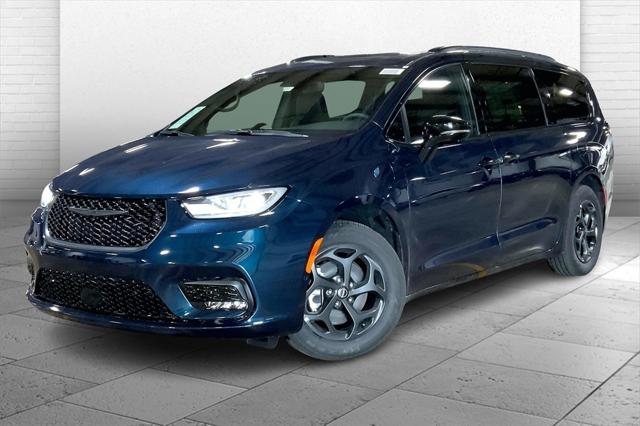 2025 Chrysler Pacifica Hybrid PACIFICA PLUG-IN HYBRID S APPEARANCE