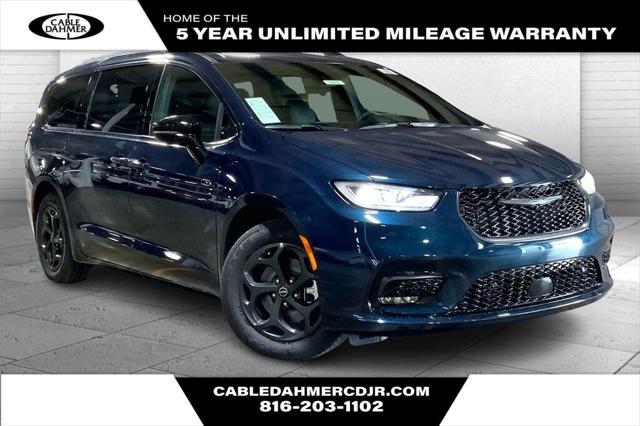 2025 Chrysler Pacifica Hybrid PACIFICA PLUG-IN HYBRID S APPEARANCE