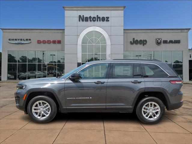 2025 Jeep Grand Cherokee GRAND CHEROKEE LAREDO X 4X4