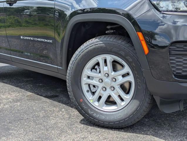 2025 Jeep Grand Cherokee GRAND CHEROKEE LAREDO 4X2