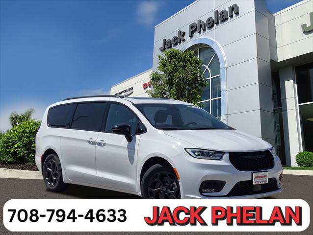 2025 Chrysler Pacifica Hybrid PACIFICA PLUG-IN HYBRID S APPEARANCE
