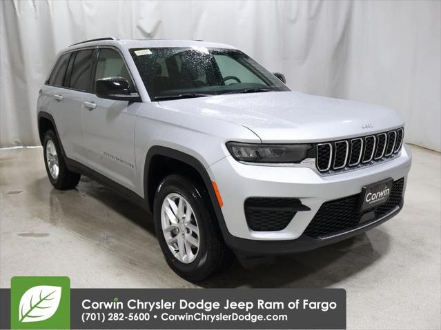 2025 Jeep Grand Cherokee GRAND CHEROKEE LAREDO X 4X4
