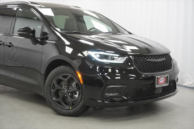 2025 Chrysler Pacifica Hybrid PACIFICA PLUG-IN HYBRID S APPEARANCE