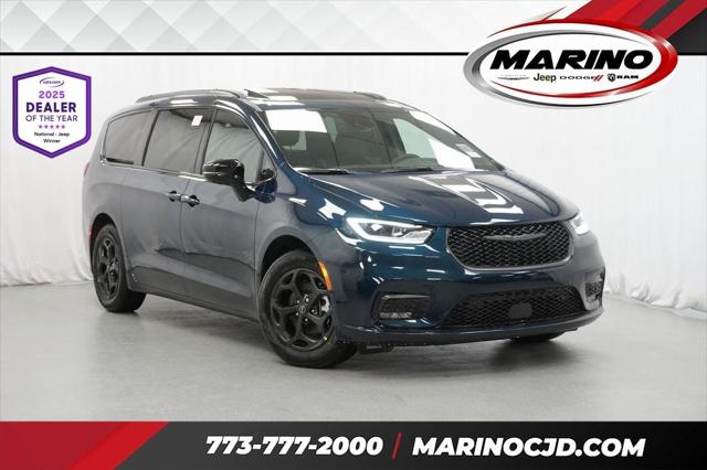 2025 Chrysler Pacifica Hybrid PACIFICA PLUG-IN HYBRID S APPEARANCE