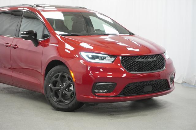 2025 Chrysler Pacifica Hybrid PACIFICA PLUG-IN HYBRID S APPEARANCE