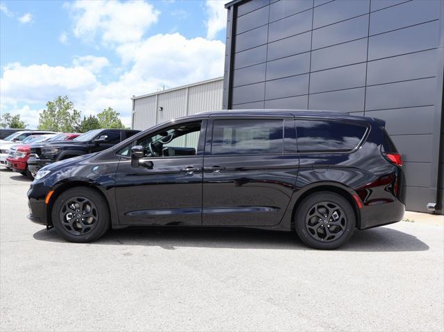 2025 Chrysler Pacifica Hybrid PACIFICA PLUG-IN HYBRID S APPEARANCE
