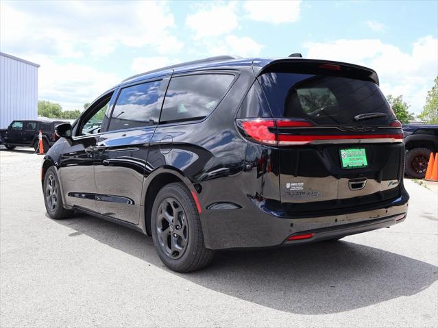 2025 Chrysler Pacifica Hybrid PACIFICA PLUG-IN HYBRID S APPEARANCE