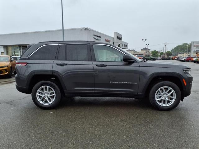2025 Jeep Grand Cherokee GRAND CHEROKEE LAREDO X 4X4