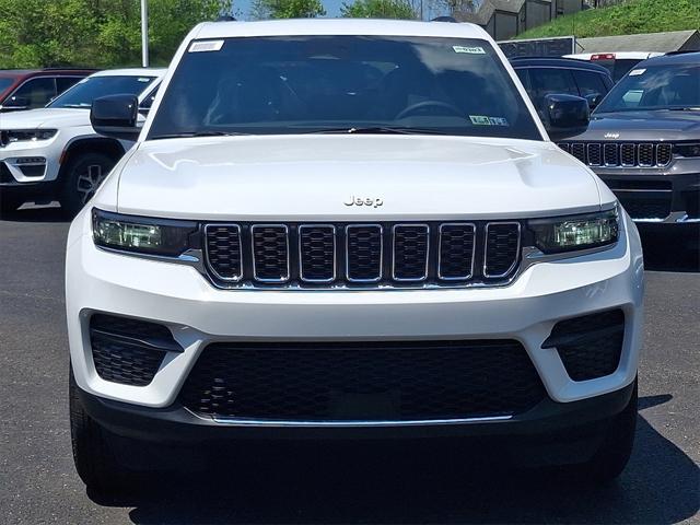 2025 Jeep Grand Cherokee GRAND CHEROKEE LAREDO X 4X4