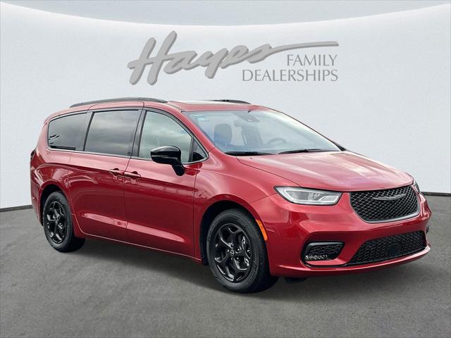 2025 Chrysler Pacifica Hybrid PACIFICA PLUG-IN HYBRID S APPEARANCE