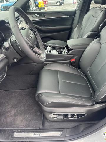 2025 Jeep Grand Cherokee Overland 4x4