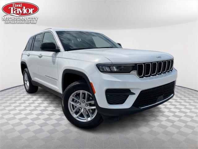 2025 Jeep Grand Cherokee GRAND CHEROKEE LAREDO X 4X4