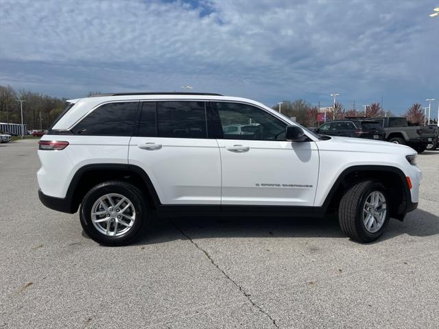 2025 Jeep Grand Cherokee GRAND CHEROKEE LAREDO X 4X4