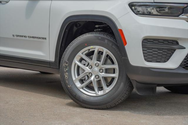 2025 Jeep Grand Cherokee GRAND CHEROKEE LAREDO X 4X2