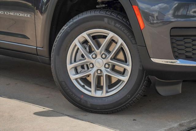 2025 Jeep Grand Cherokee GRAND CHEROKEE L LAREDO X 4X2
