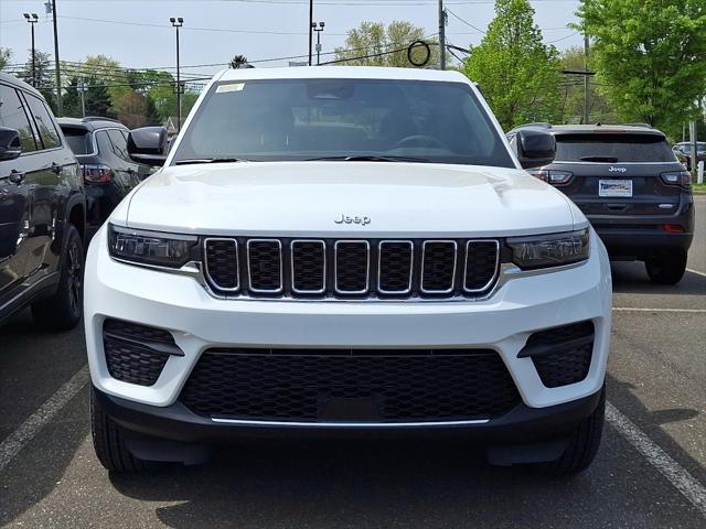 2025 Jeep Grand Cherokee GRAND CHEROKEE LAREDO X 4X4