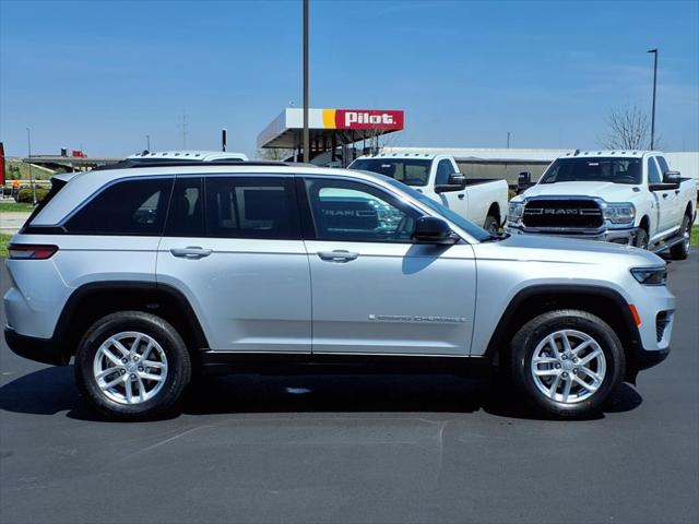 2025 Jeep Grand Cherokee GRAND CHEROKEE LAREDO X 4X4