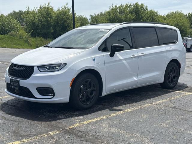 2025 Chrysler Pacifica Hybrid PACIFICA PLUG-IN HYBRID S APPEARANCE