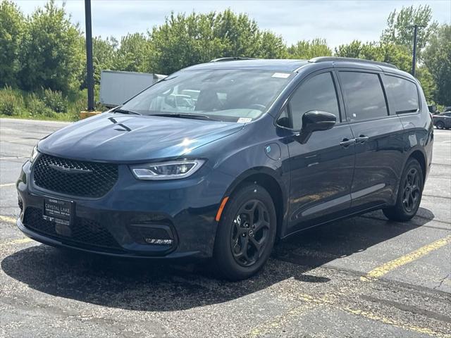 2025 Chrysler Pacifica Hybrid PACIFICA PLUG-IN HYBRID S APPEARANCE