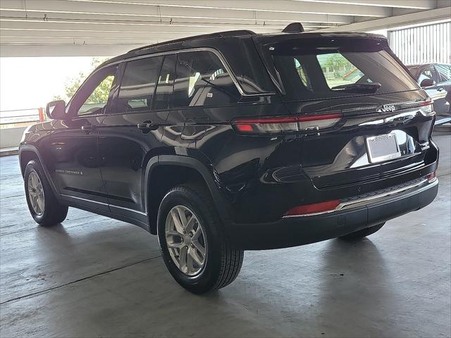 2025 Jeep Grand Cherokee GRAND CHEROKEE LAREDO X 4X2
