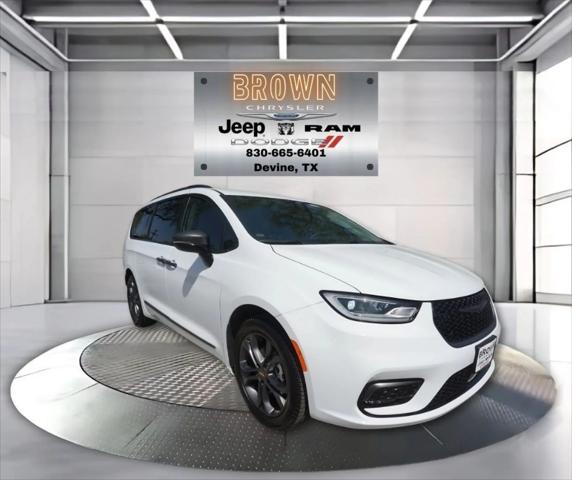 2024 Chrysler Pacifica PACIFICA TOURING L