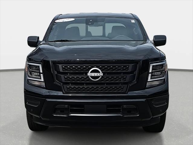 2024 Nissan TITAN Crew Cab SV 4x2