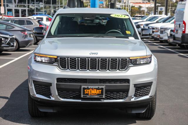 2023 Jeep Grand Cherokee L Laredo 4x2