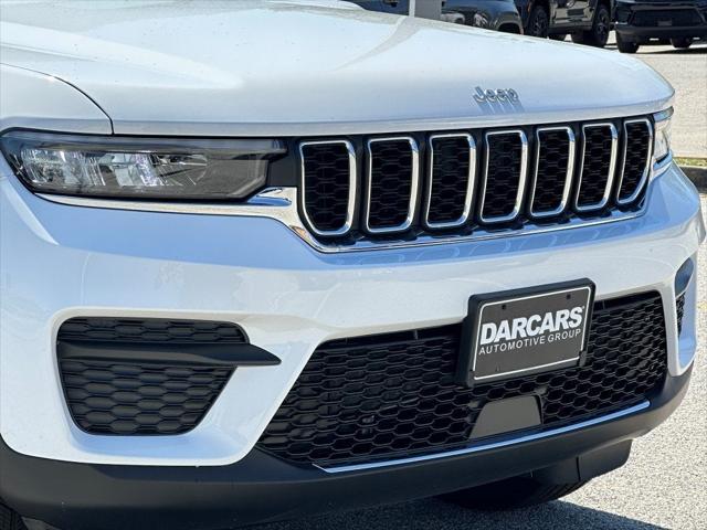 2025 Jeep Grand Cherokee GRAND CHEROKEE LAREDO X 4X4