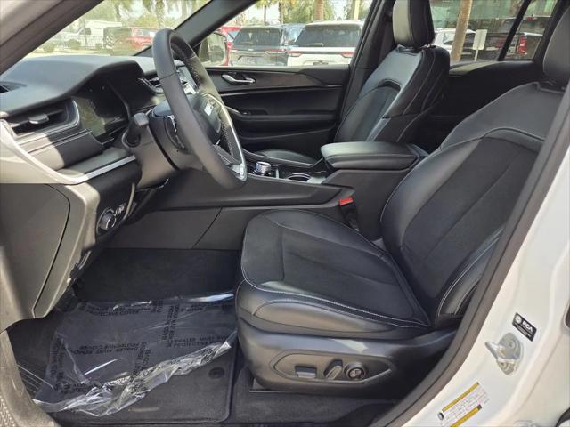 2025 Jeep Grand Cherokee Altitude X 4x2