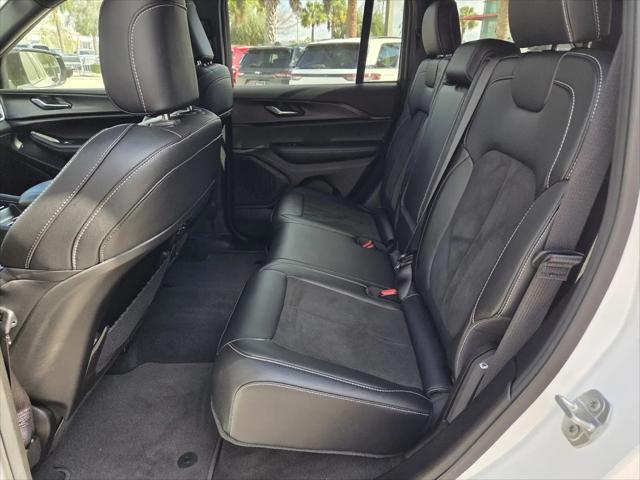 2025 Jeep Grand Cherokee Altitude X 4x2