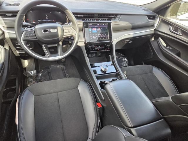 2025 Jeep Grand Cherokee Altitude X 4x2