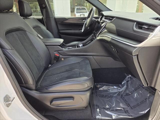 2025 Jeep Grand Cherokee Altitude X 4x2