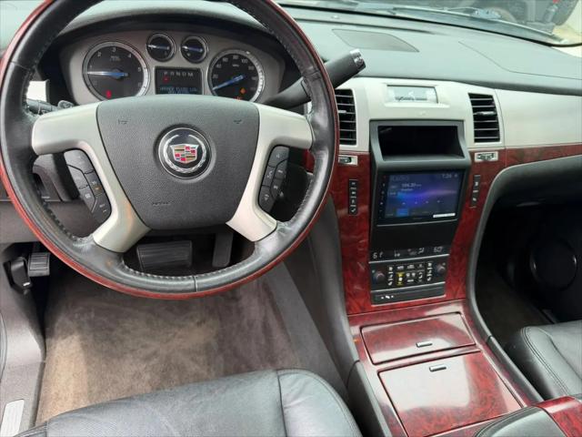 2011 Cadillac Escalade Luxury