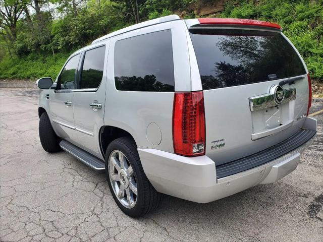 2011 Cadillac Escalade Luxury