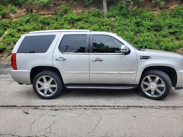 2011 Cadillac Escalade Luxury