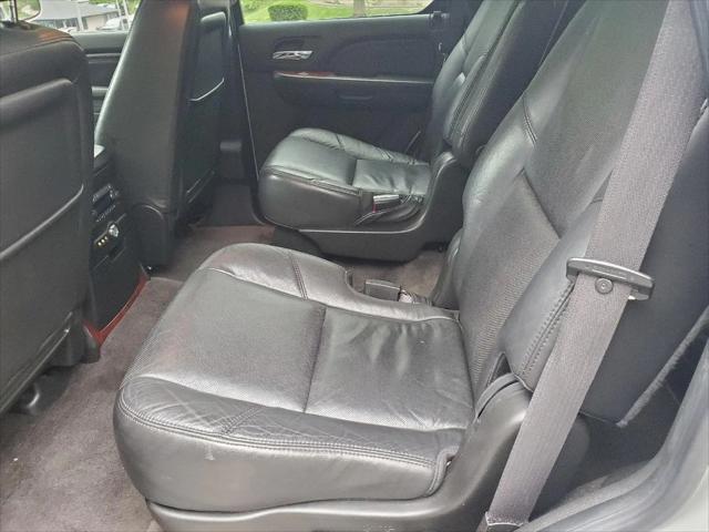 2011 Cadillac Escalade Luxury
