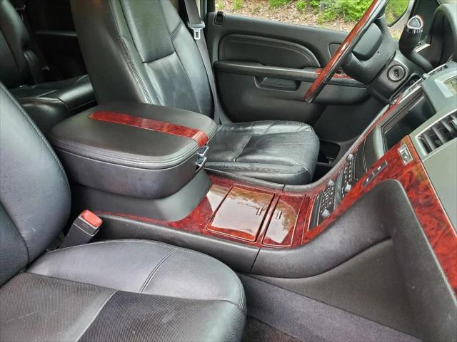 2011 Cadillac Escalade Luxury