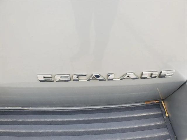 2011 Cadillac Escalade Luxury