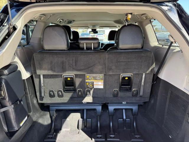 2019 Toyota Sienna SE 8 Passenger