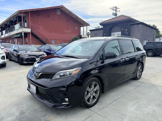 2019 Toyota Sienna SE 8 Passenger
