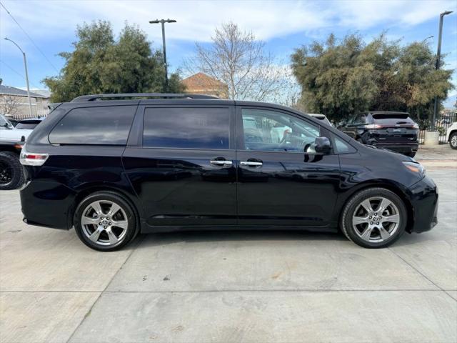 2019 Toyota Sienna SE 8 Passenger