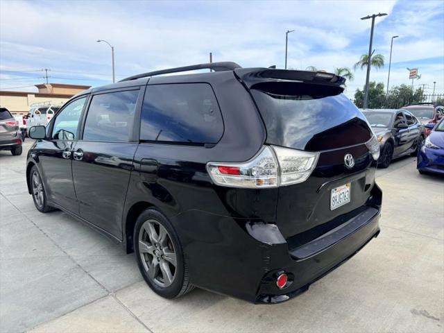 2019 Toyota Sienna SE 8 Passenger