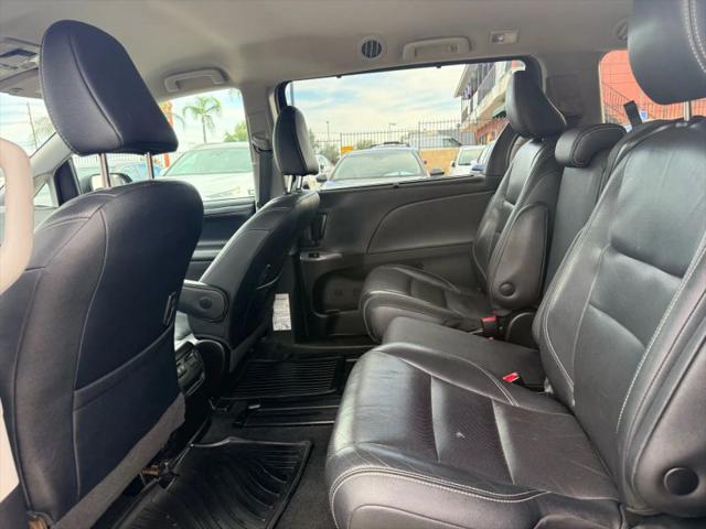 2019 Toyota Sienna SE 8 Passenger