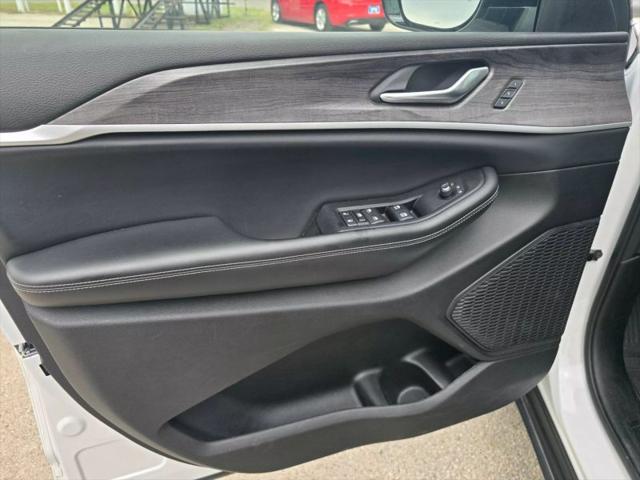 2023 Jeep Grand Cherokee Limited 4x2